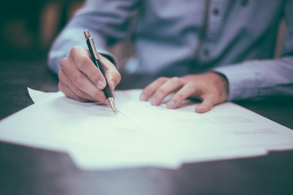 تسجيل علامة تجارية في بريطانيا (UK Trademark) — دليل العرب 2026